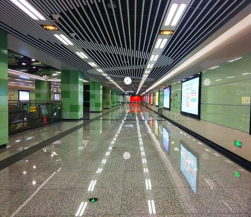 疫情期间坐地铁安全还是打车