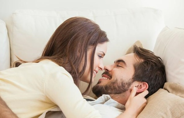 【天鹅到家】夫妻性生活如何保持新鲜有趣？