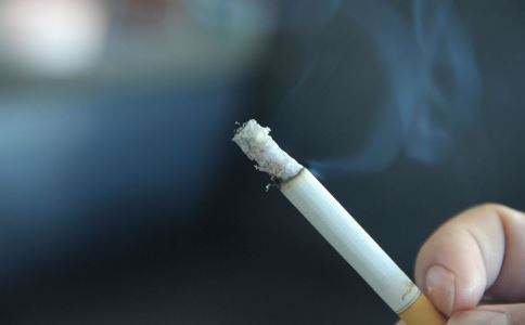 妈妈吸烟将会危害宝宝