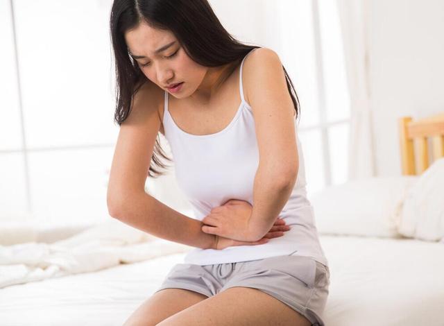 绅士别进来 正处于青春期女生的你一定要知道的阴毛6大变化