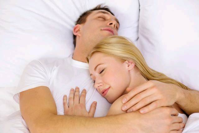 夫妻间亲热的两个技巧你知道吗