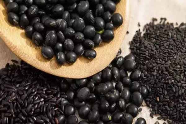 女人连吃黑米黑豆一年，破解连吃7天黑豆怀男孩的骗*