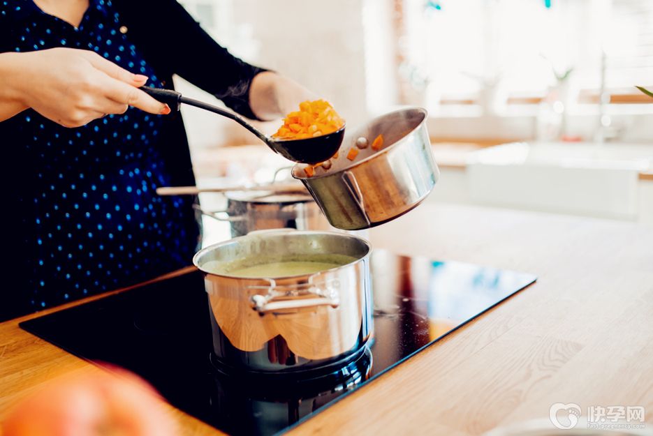 坐月子喝什么汤有营养？专家分享月子汤的做法大全解读月子汤喝什么好