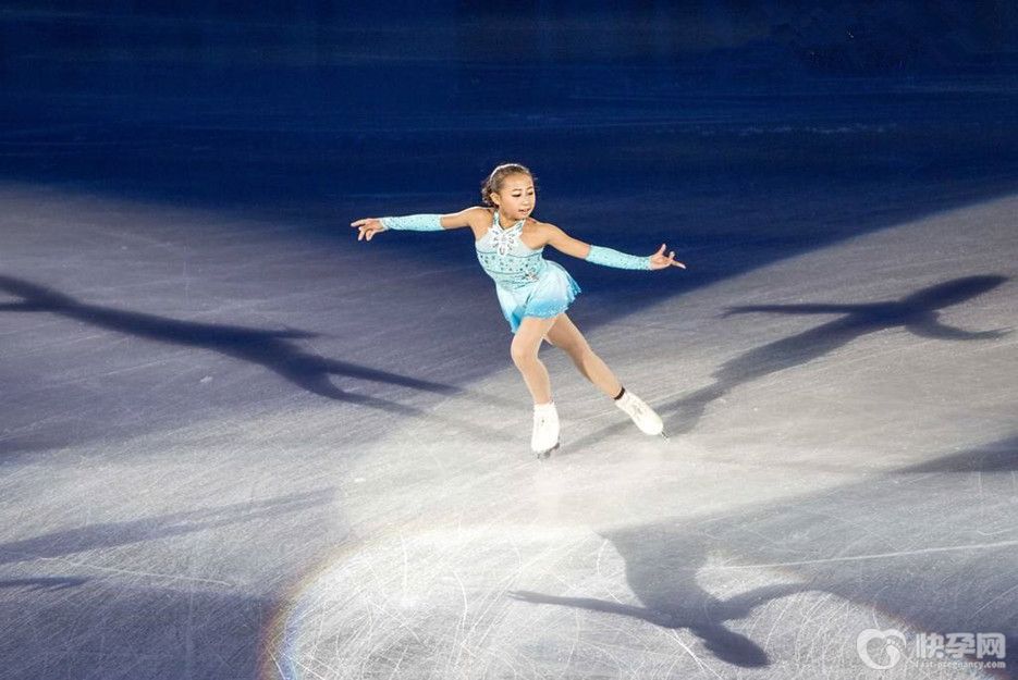花样滑冰几岁开始学，花样滑冰对孩子好处-抓住4-6岁，错过了可惜