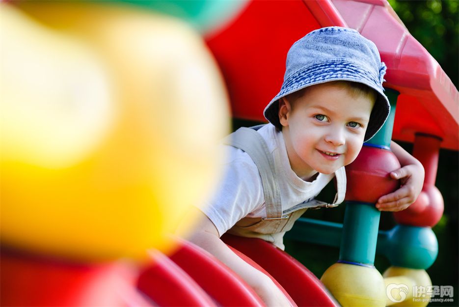 脚踏琴适合几个月宝宝玩，正确使用锻炼宝宝腿部力量
