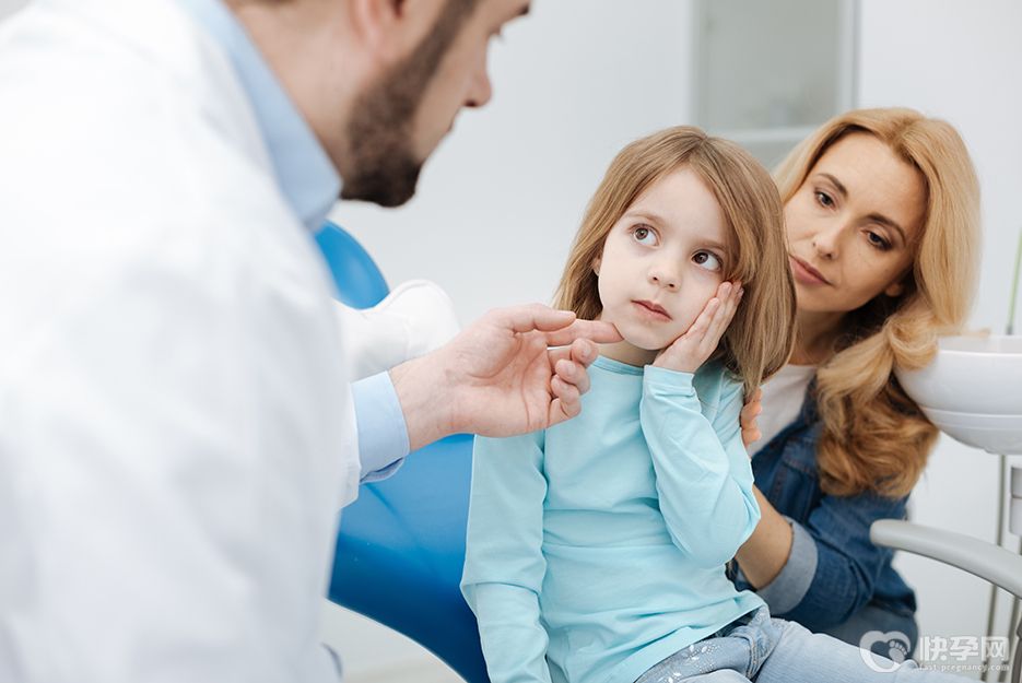 5岁孩子牙齿有龋齿有什么危害？乳牙龋齿不及时治有4大危害