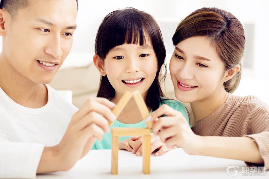 在家庭教育中.父母的培养重点应该是自己-言传身教最重要