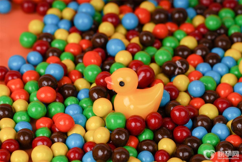 小孩能吃彩虹糖吗？不能，玛氏彩虹糖被指控可致DNA改变