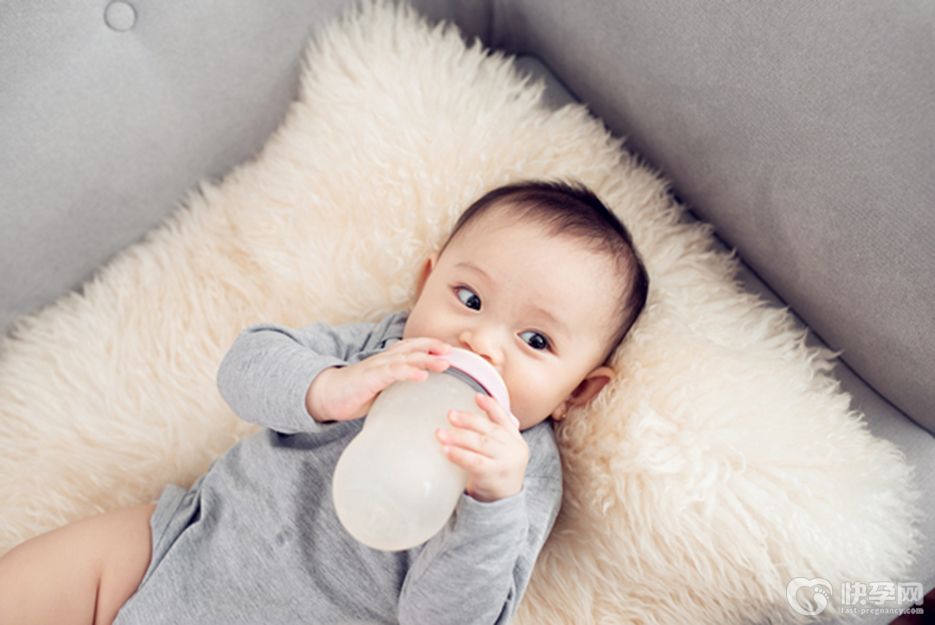 为什么医生不建议用吸管杯喝奶？不仅仅是因为会导致孩子变丑