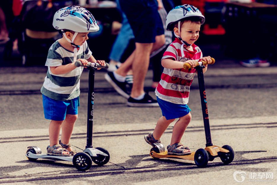 7岁男孩1分钟3次横穿马路被撞-安全教育不能仅靠学校