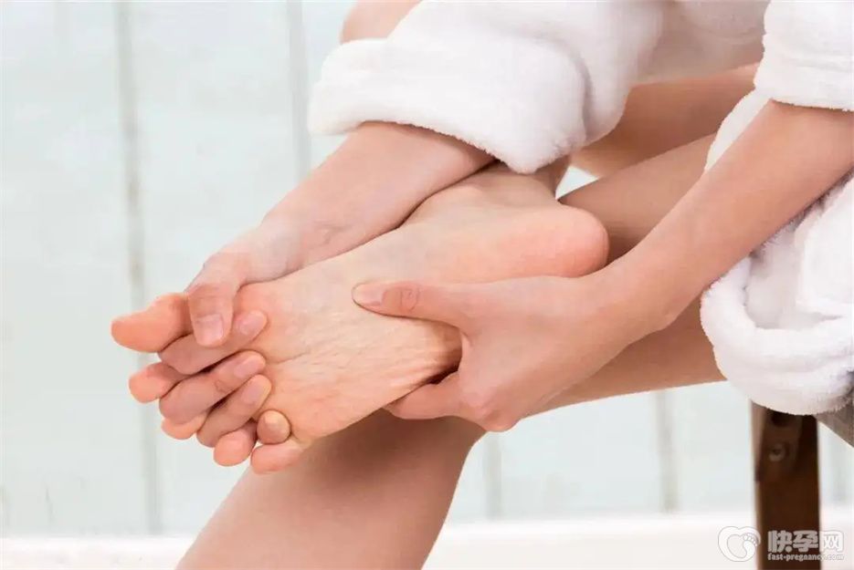 手脚冰凉是什么原因男性？或与这4种原因有关，3种方法助你调理