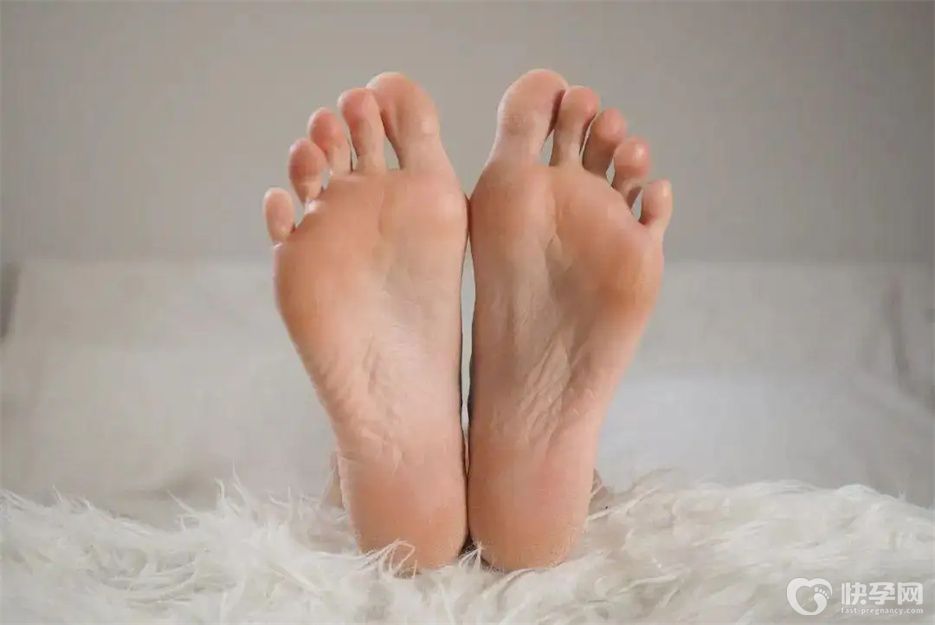 健康卡科普：脚心发凉的六大原因，早知晓早受益