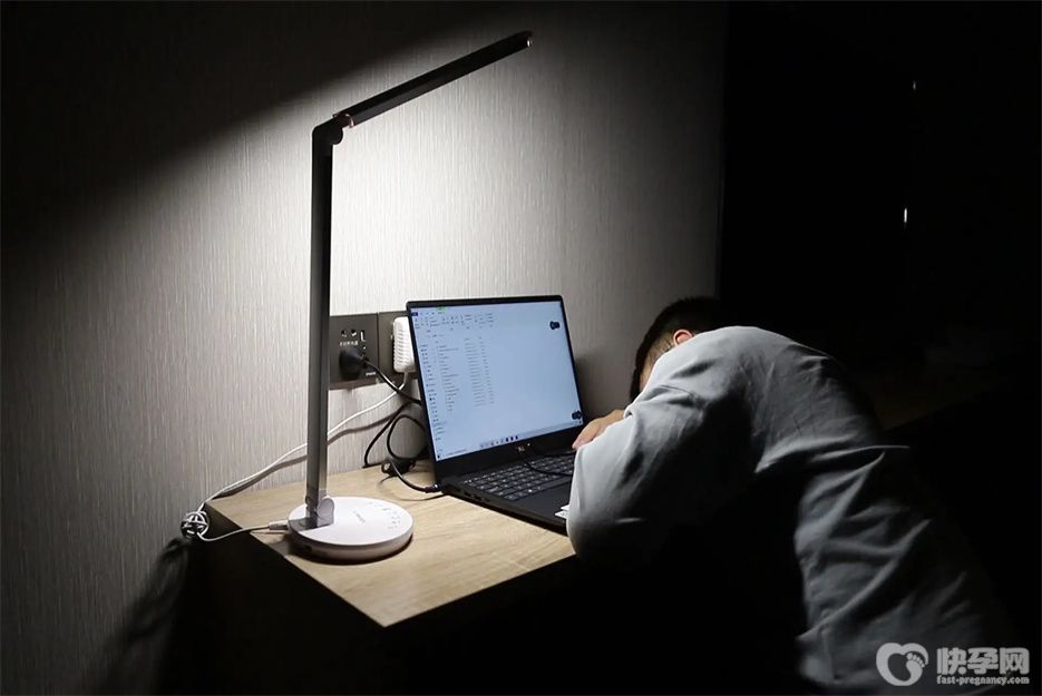 熬夜吃什么水果对身体好？常吃七种水果比敷面膜有效