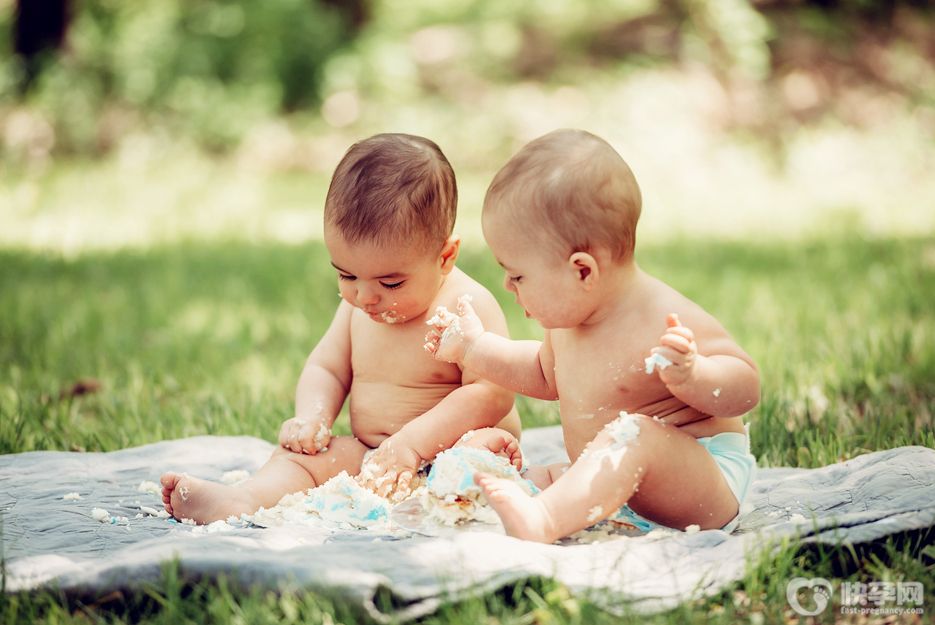 宝宝呛奶了第一时间应该怎么做？宝宝呛奶第一时间处理方法科普