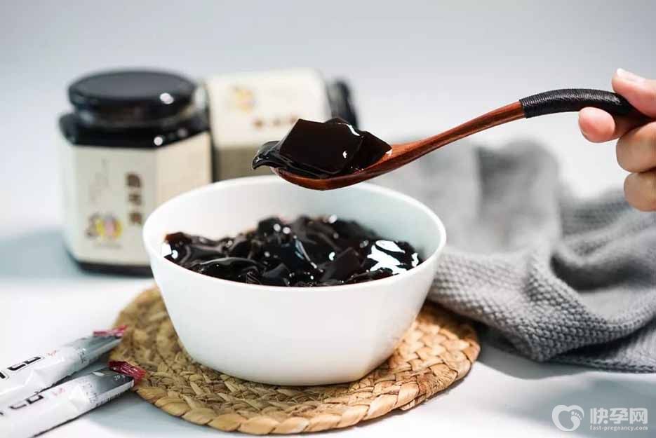 女人吃龟苓膏的好处，让你面色红润气色佳