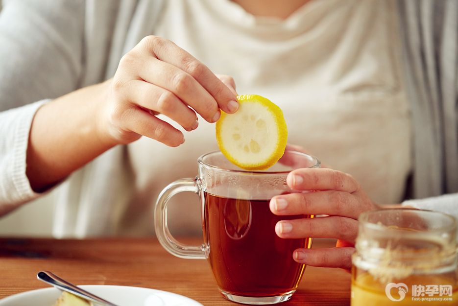 蜂蜜水什么时候喝效果最佳？蜂蜜水的正确喝法及最佳时间科普