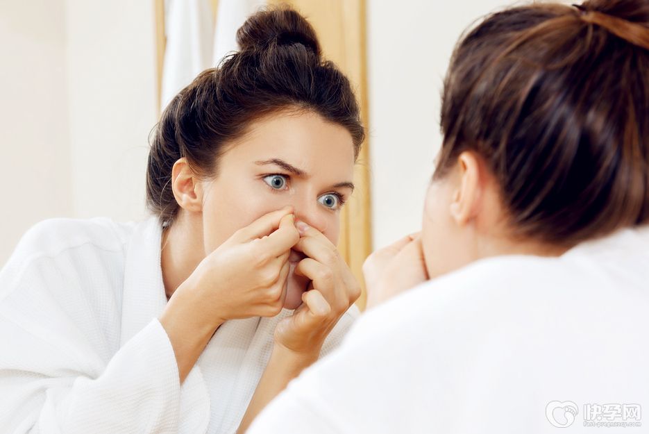 脸颊两侧长痘痘什么原因？2025赠你脸颊两侧长痘痘的原因分析