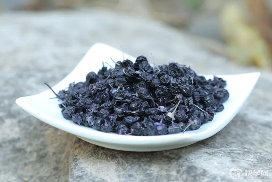 黑枸杞泡水喝的正确方法分享，不然相当于白喝