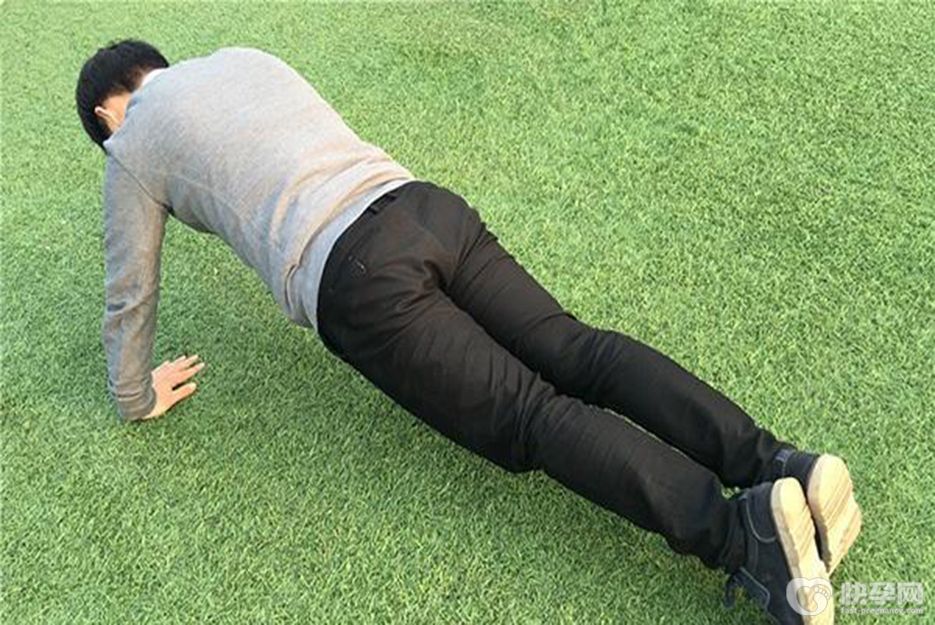 12岁学生练腹肌最快的方法，教你拥有八块腹肌还不伤身