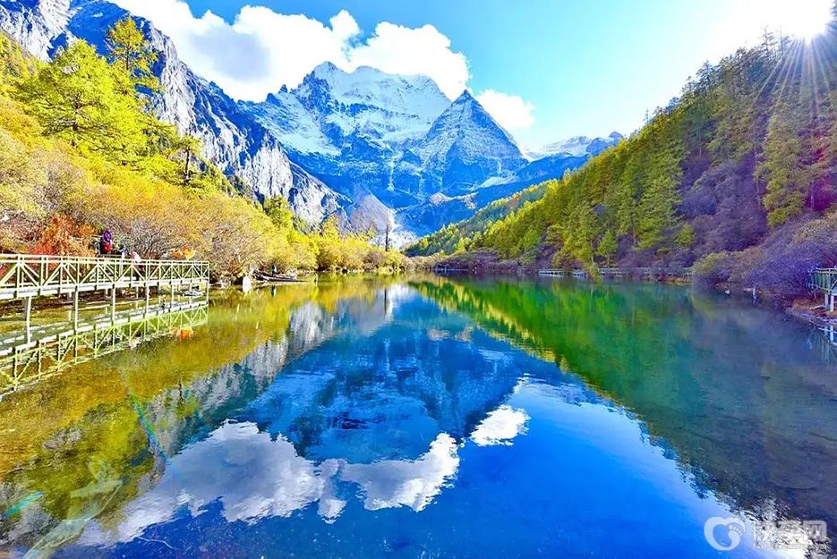 2025四川旅游必去十大景点推荐，稻城亚丁、九寨沟均是热门选择