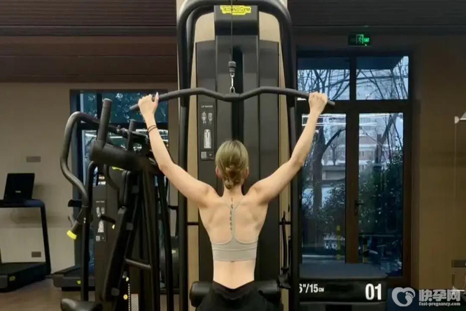 分享练背最好的6个动作，背薄一寸，年轻十岁！