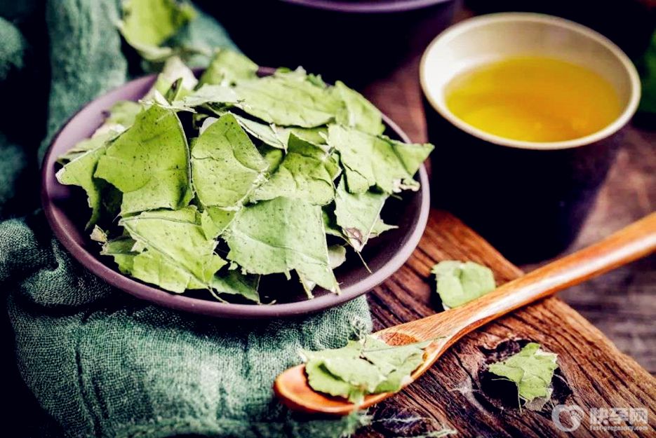 荷叶泡水喝有什么功效作用？荷叶泡水喝功效与作用解读