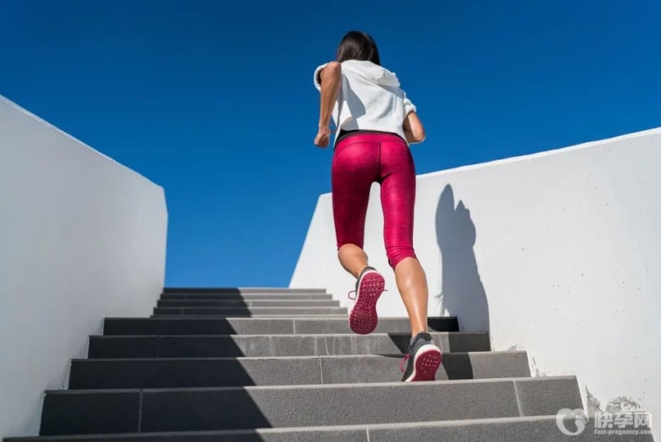 瘦屁股最有效的方法，教你5招无需器械，打造臀部曲线