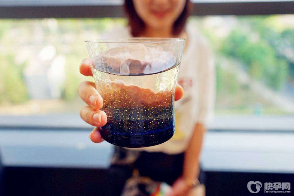 一天喝多少水正常？2025赠你一天喝水的正常量