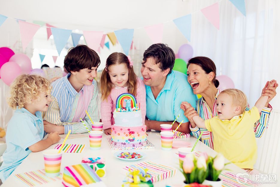 生日赠言怎么写好？生日赠言八个字