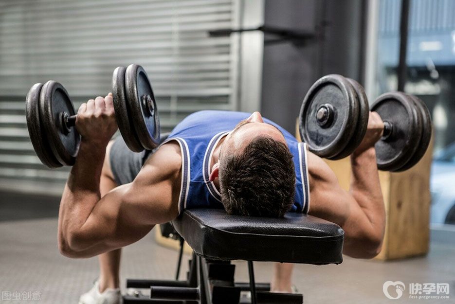 徒手练胸最有效的八个动作，在家也能练出完美胸肌