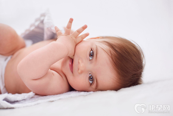 宝宝没有吃饱有什么表现，6个信号暗示宝宝没吃饱