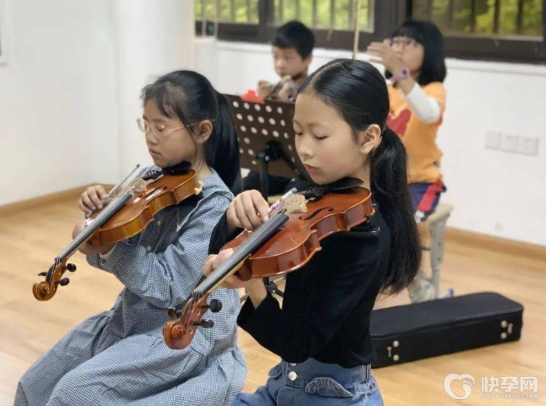 强烈不建议让小孩学小提琴，大部分孩子都不适合小提琴