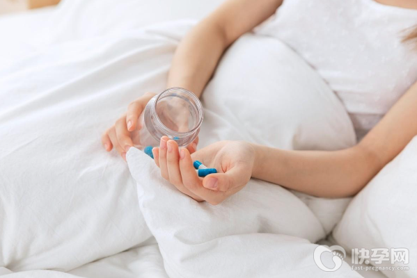 夏天吹空调感冒是风寒还是风热？空调病不同于感冒,上班族格外要注意