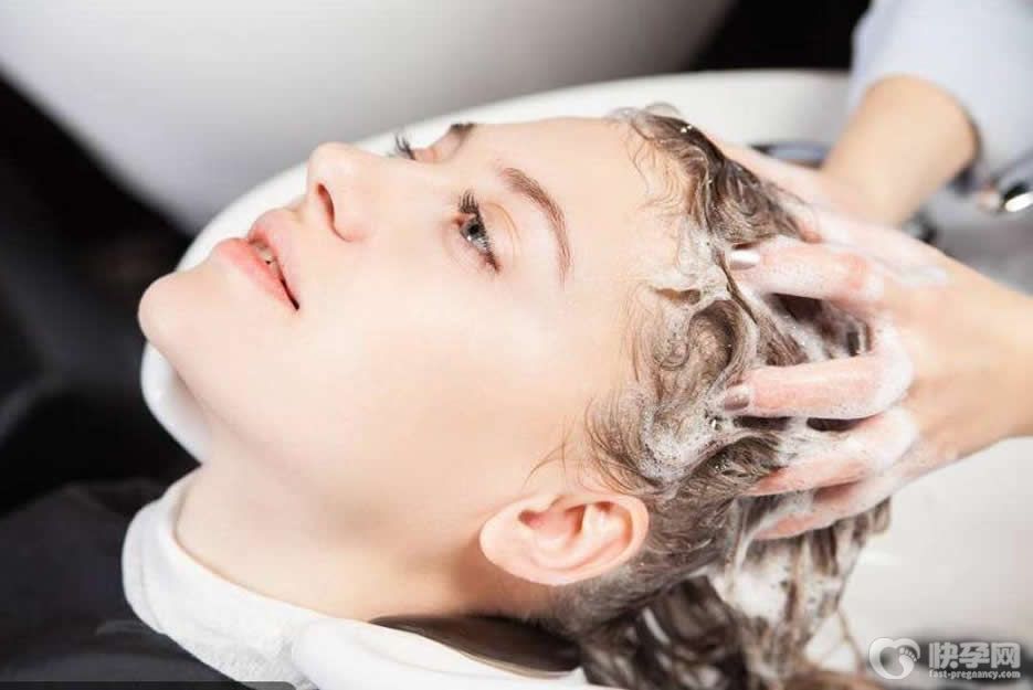 坐月子可以洗头发吗，四个注意事项要谨记