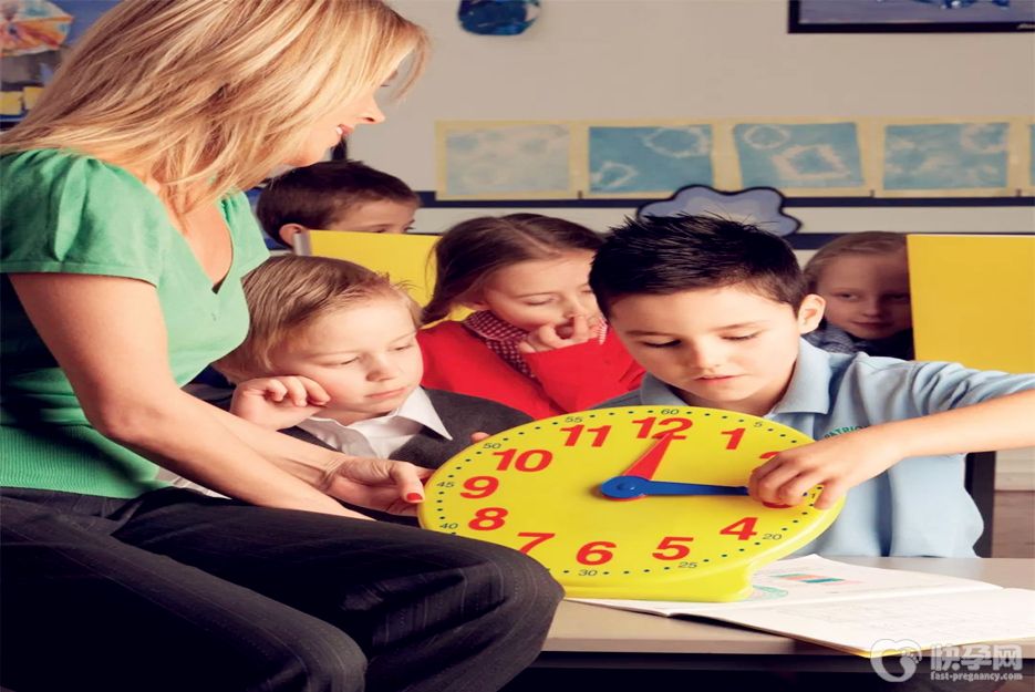 如何教孩子认识时间？孩子认识时间图片教孩子从零开始快速学会