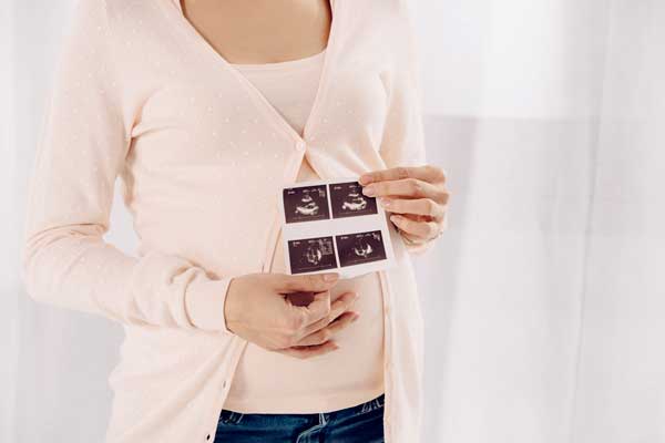 孕妈肚子里怀宝宝是男是女,鉴别男孩女孩方法你知道吗?