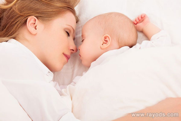 怎么判断奶水是浓还是稀？母乳稀少的调理方法