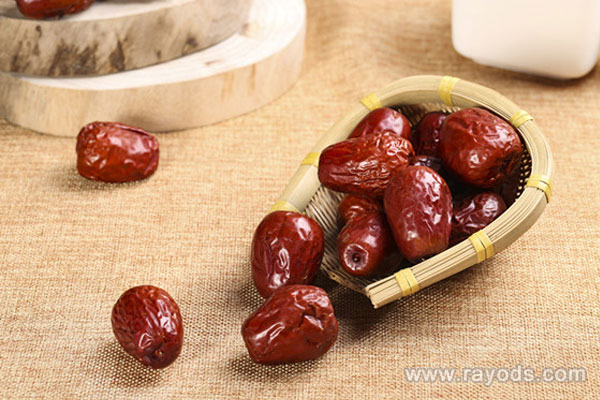 当女人贫血时应该如何补救呢？女人贫血吃什么补血最快的10种食物