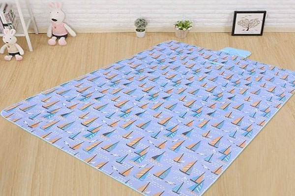 宝宝爬行垫如何选购？分享几款安全无毒的爬行垫