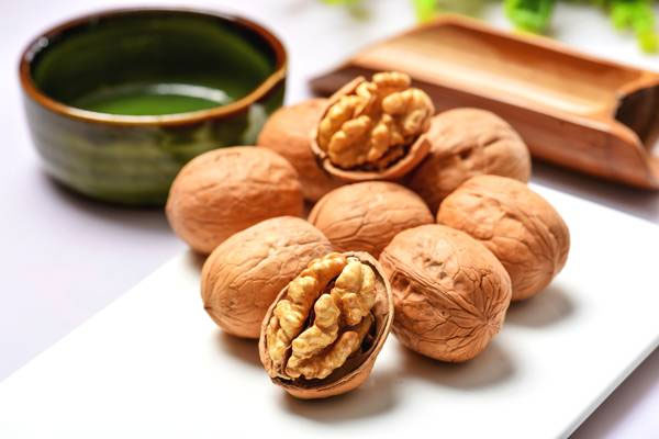 孕妇在什么时候吃核桃最好呢?真的能给胎儿补脑吗