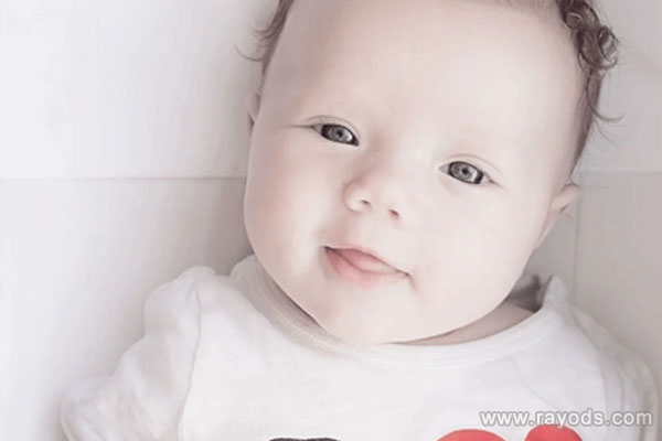 十个月宝宝吃什么长个子？长个子跟吃的食物有关系吗？