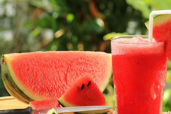 经期能吃西瓜吗?吃西瓜对身体会有影响吗?