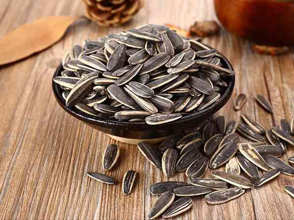 梦见自己吃瓜子还给别人吃一定生女孩吗？