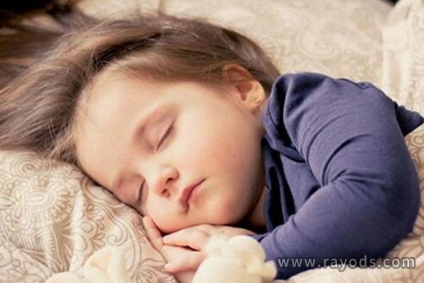 胎儿听胎教音乐的反应有哪些？放胎教音乐时胎儿也不动正常吗？