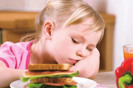 小孩不爱吃饭怎么办，影响长高发育急死妈妈