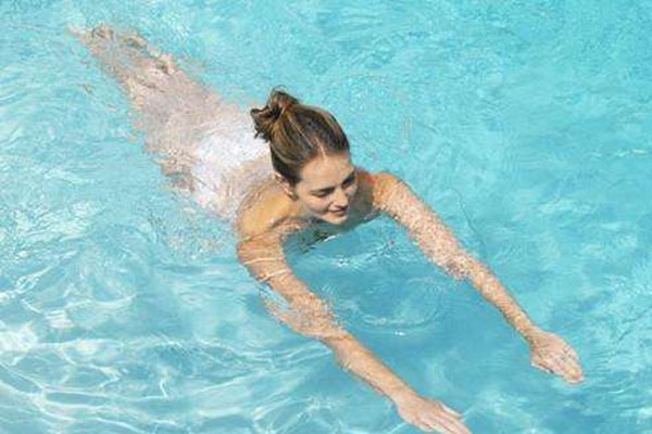 为什么越来越多的准妈妈选择游泳？