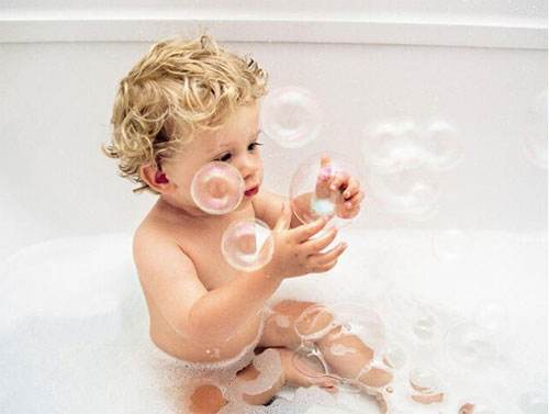 给宝宝洗澡是好的，但是不要在这些时候洗