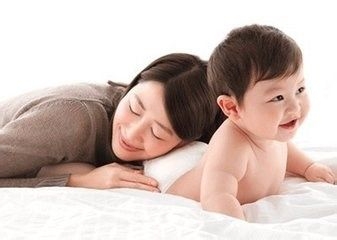 孩子什么时候可以停用纸尿裤？可能只要看这两点