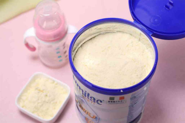婴儿奶粉量正常标准表来了，你在按照这个标准给宝宝喝吗？