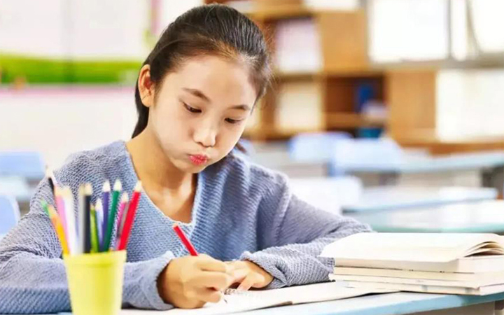如何改掉孩子写作业磨蹭的毛病，有哪些小妙招？